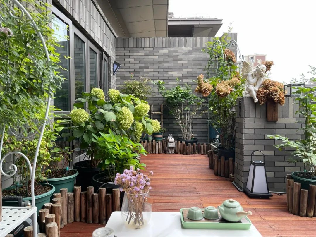 花2万元，改造25㎡别墅露台，这么漂亮的屋顶花园，有撩到你么?