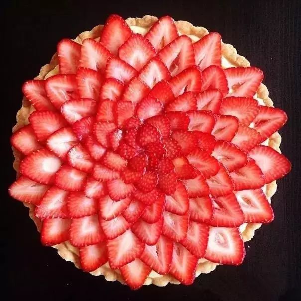 完美的草莓拼盘