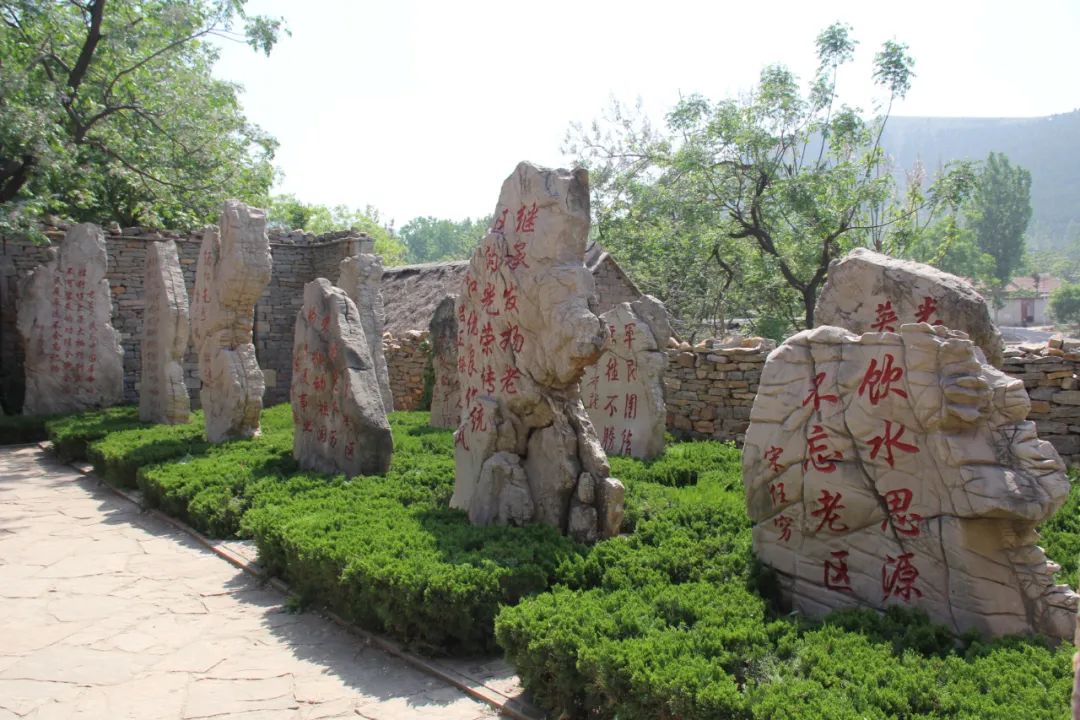 沂蒙红色影视基地主要景点:沂水县沂蒙山根据地旅游区,沂水县桃棵子村