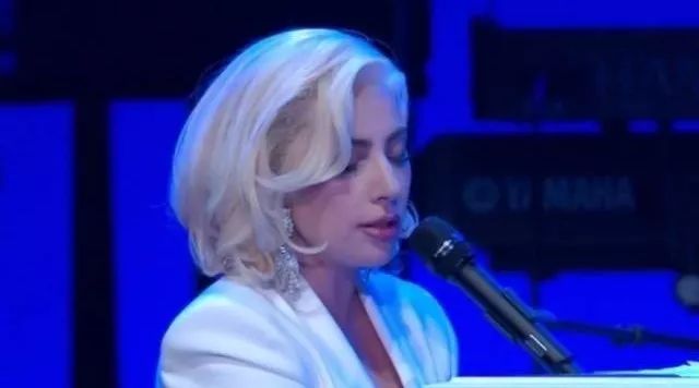 幕布后的Lady Gaga:叫我Joanne!