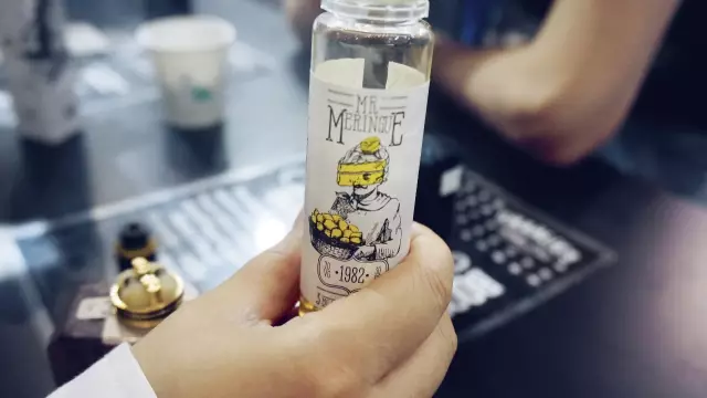 HAND CHECK WITH LEMON PIE 60ML | MR MERINGUE