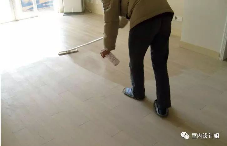 地板保養木精華液騙局_地板保養價(jià)格_木地板的保養