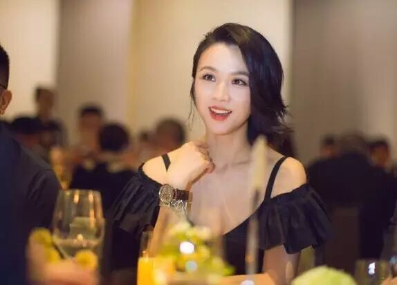 汤唯靠盐水瘦下40斤?爆红的Lob头,性感的吊带裙美我一脸!