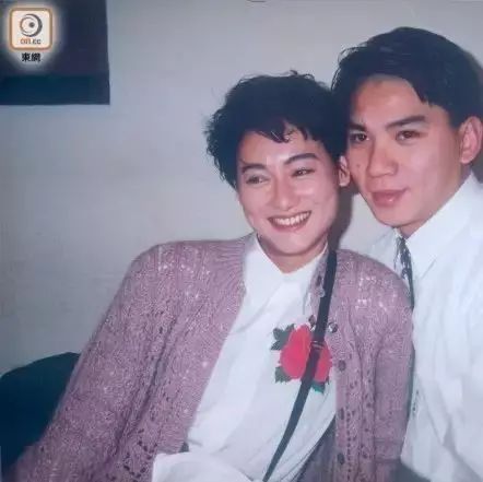 他是香港“十大奸角”如今50岁再婚小20年女友!曾与惠英红热恋!