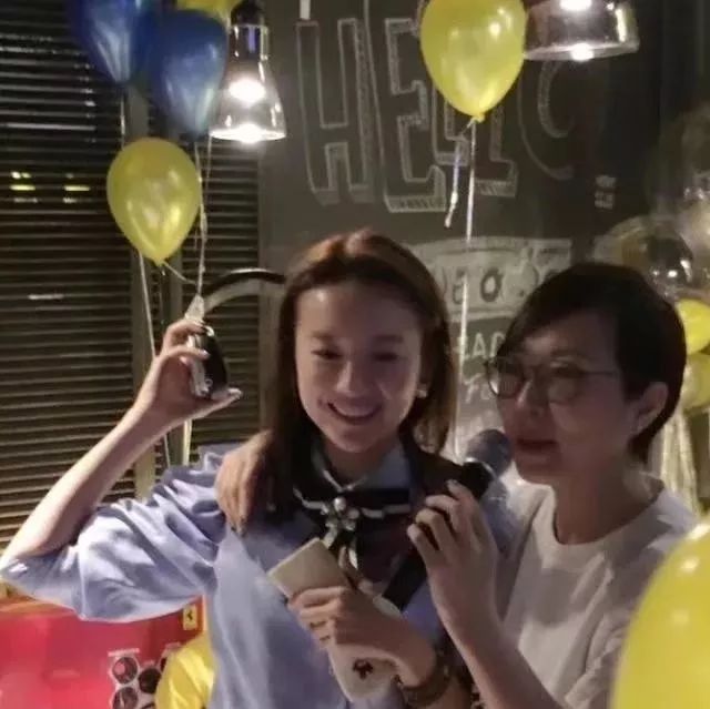 董洁儿子9岁生日会曝光 一切都很美好!