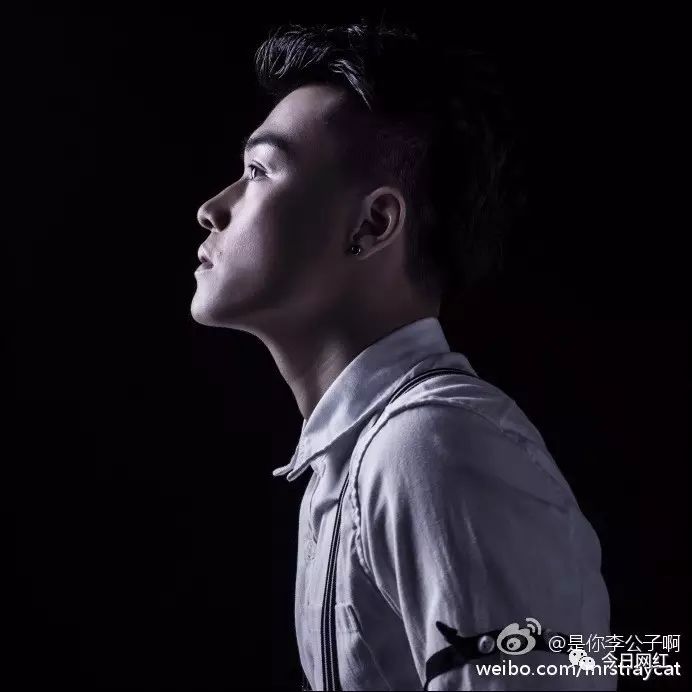 专访李公子 | 从酒吧驻唱到大主播,半年出3支单曲,他被称为一直播"