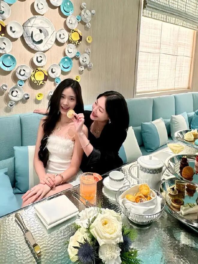 小S二女儿穿辣妹装好性感 腰臀比优越美爆了——上海热线娱乐频道