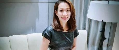 曾是龙女郎的吴辰君,相貌平平身材妙曼,事业虽平淡但嫁得足够好