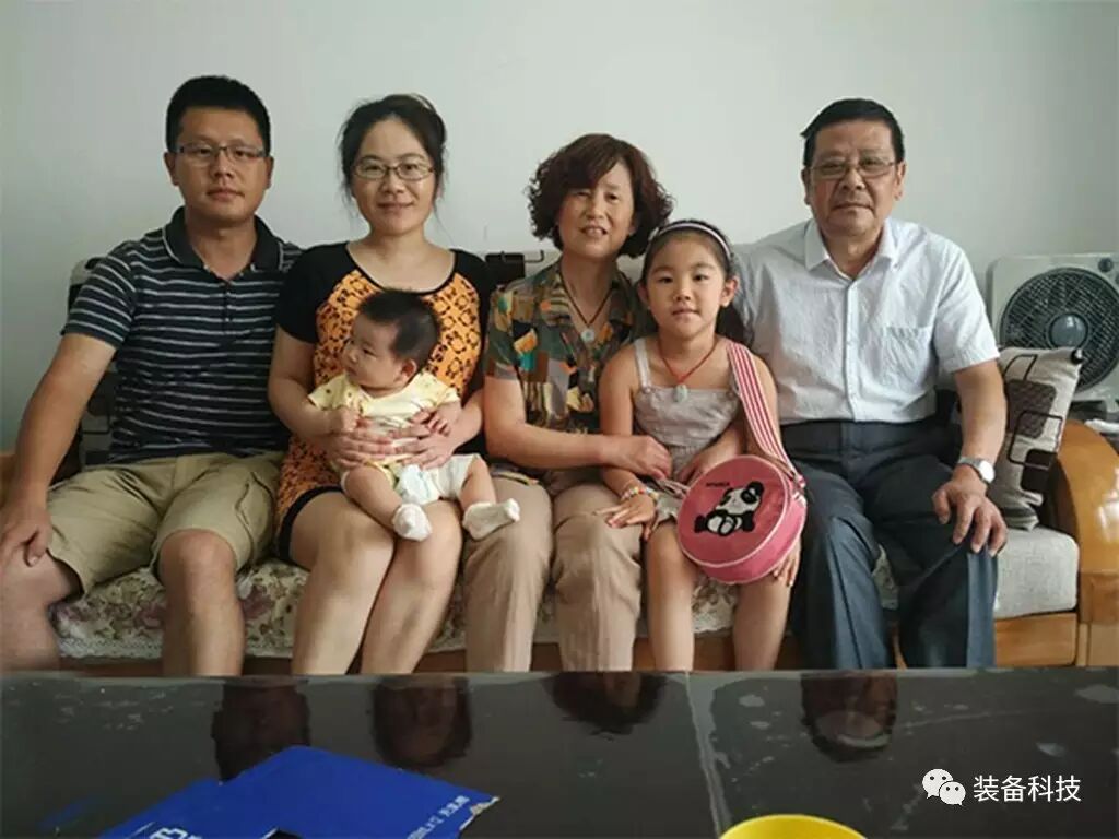 胡旭东立功,可他却多次推辞:"这份荣誉绝不仅仅属于我个人,它属于文昌