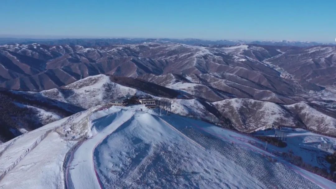 曾作为北京冬奥会竞赛场馆之一的云顶滑雪公园,预计在11月中下旬开板