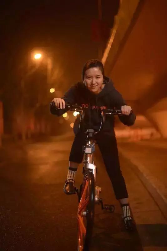 摩拜单车美女创始人32分钟演讲:为什么做出摩拜的人是我?l 附...