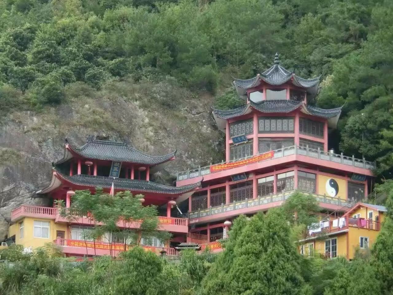 唐朝时列为中国道教第十大洞天,系中国道教宗修炼地之一.