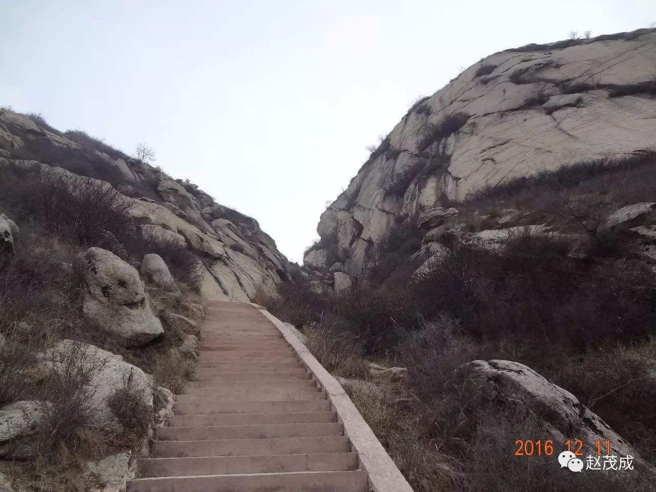 悬钟神韵悬钟山,又名馒头山,地处山西静乐东部康家会镇境内,属天然