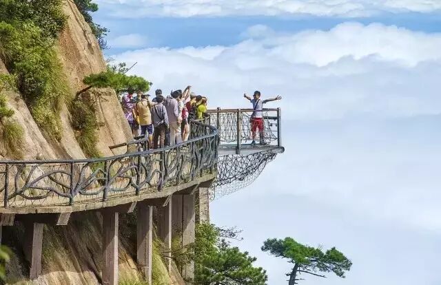 面对来势汹汹的"三伏天"，我只想到三清山凉快去！