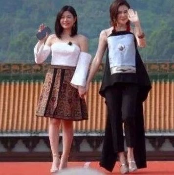 关之琳与陈妍希并肩走红毯,网友:陈妍希输的一塌糊涂