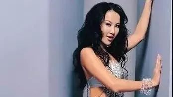拼单“睡”美人的翘臀小秘密被我发现啦~~~快来强势围观