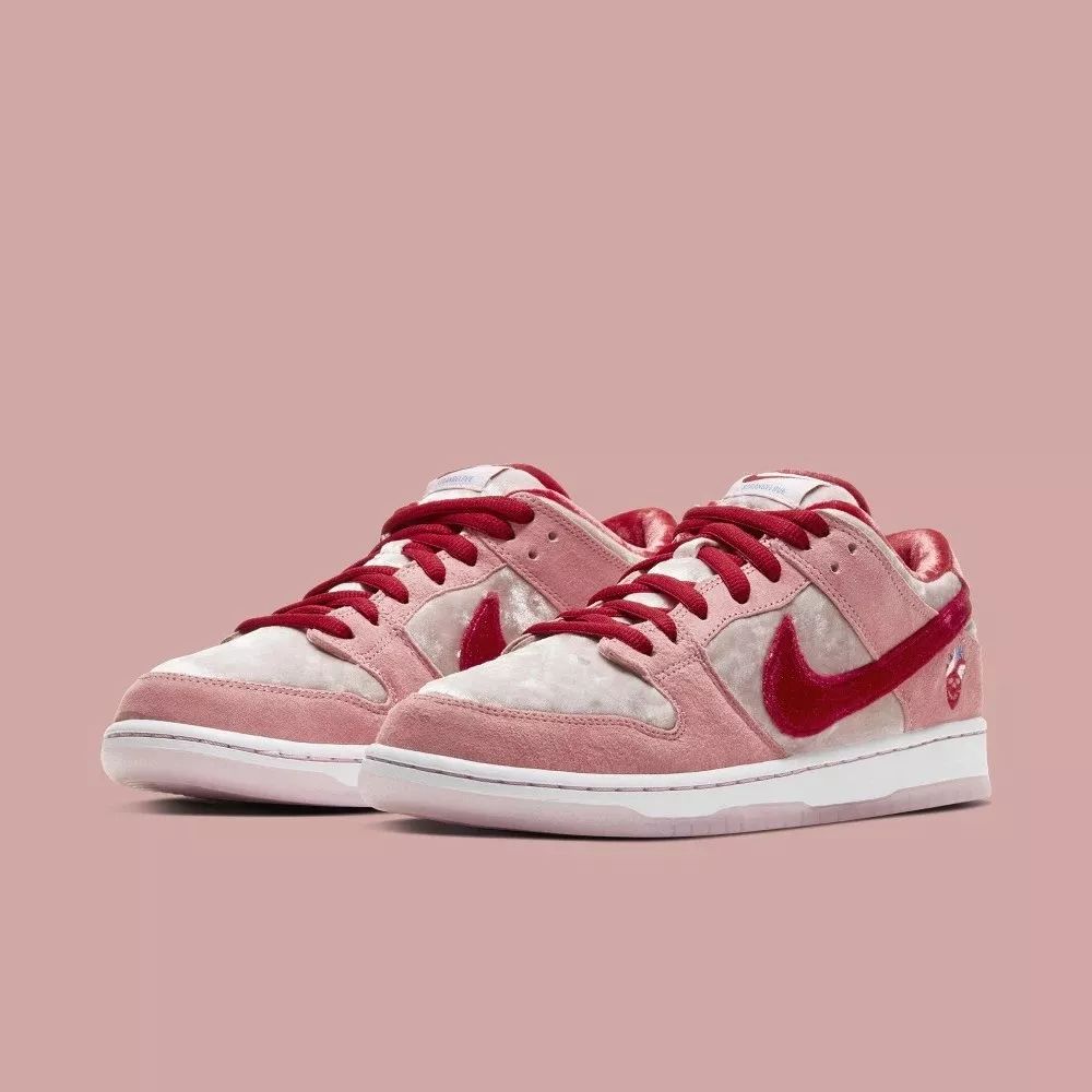 本次中签鞋款:情人节限定 sb dunk low  一元购买权2.