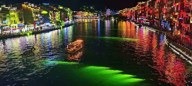 镇远古城夜景(江春健 摄)_副本.jpg 图片