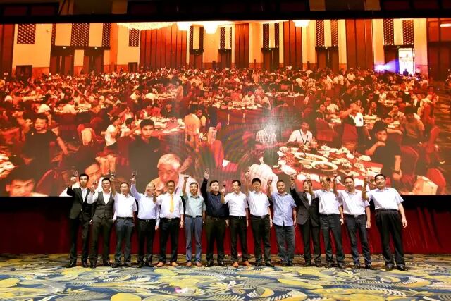 燃氣烤爐,旋轉爐,熱風循環爐,冷凍醒發箱,起酥機,組合爐-賽思達-世界級烘焙設備品牌