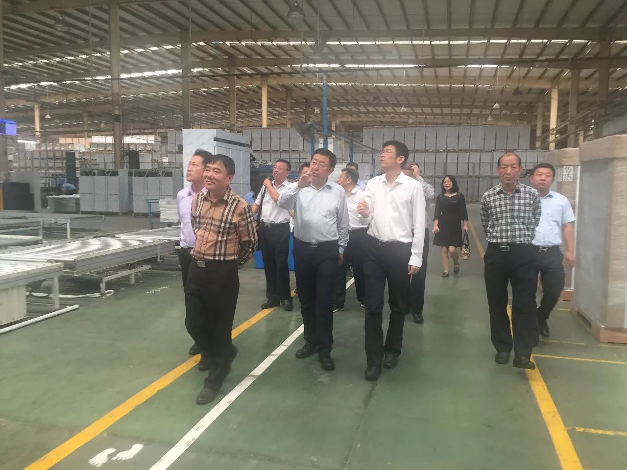 唐山汉沽管理区党工委书记许焕庆率团莅临我会会员企业参观考察