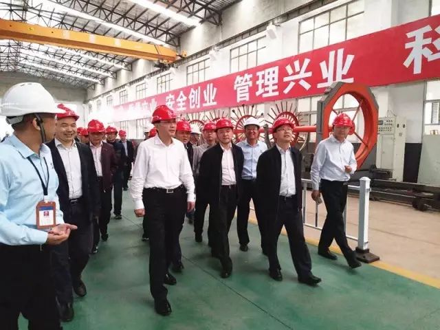 中国铁路总公司工管中心副主任孔文亚,上海铁路局副局长李迎九,集团