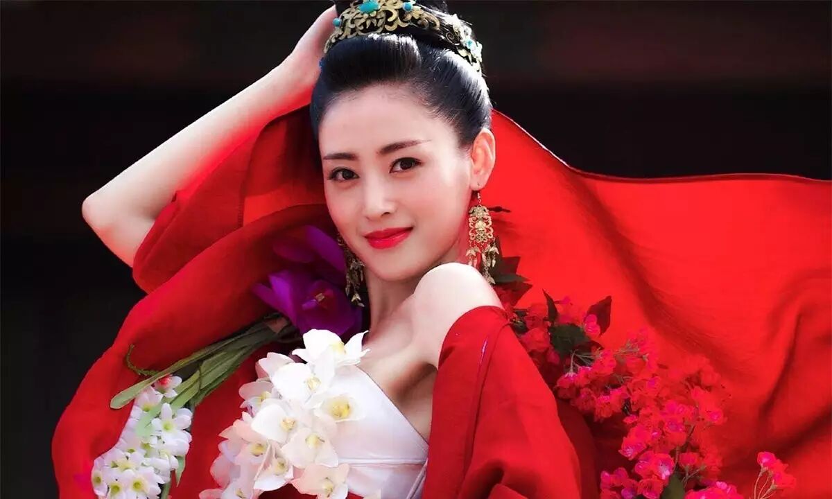 贾跃亭狠狠狠狠狠狠闹心；王卫身价超1500亿；马云调侃史玉柱穿衣…… | 黑马早报