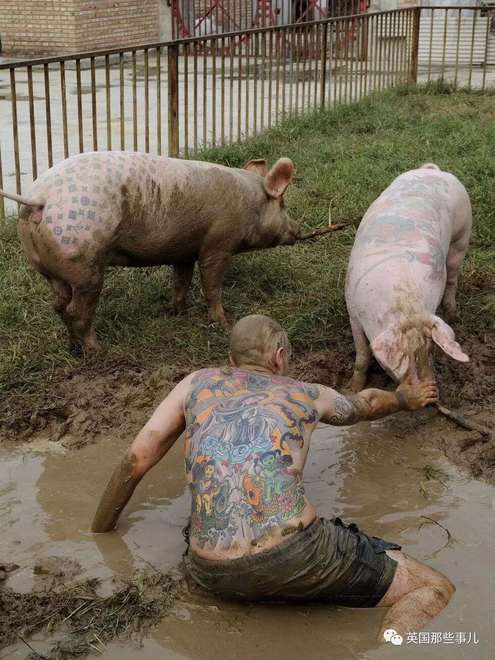 他用整块人皮做交易换来一身纹身，然而结局...