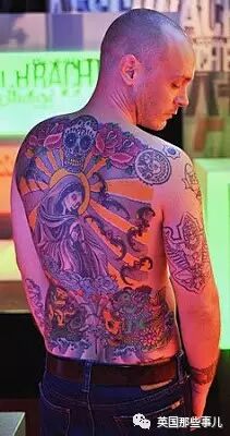 他用整块人皮做交易换来一身纹身，然而结局...