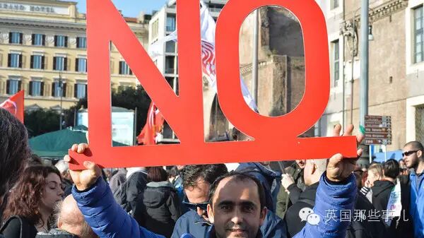 一场修宪公投，意大利天翻地覆 这究竟是要干嘛？