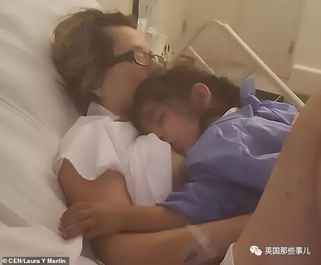 妈妈遇袭昏迷一个月，女儿趴在身边喊饿，她居然苏醒给孩子喂奶了！