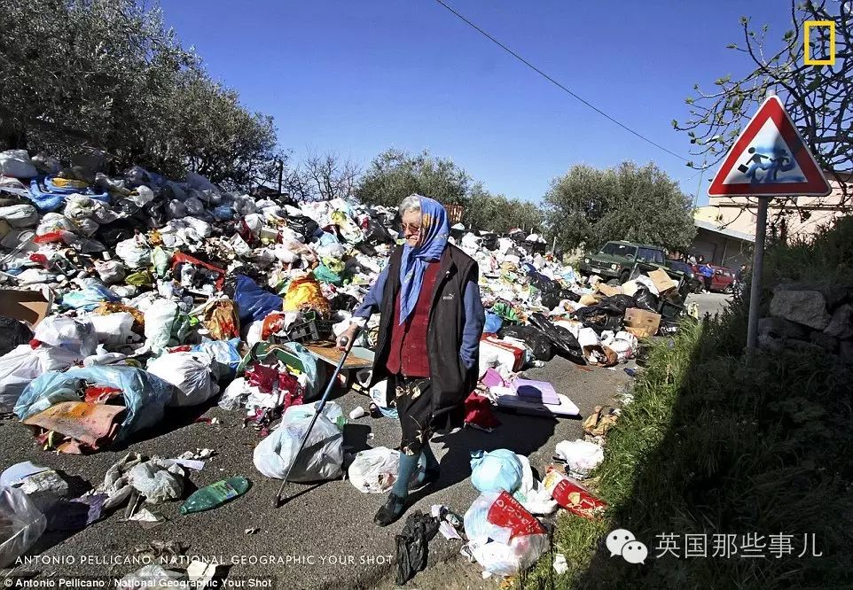 摄影师用1张照片表现全球气候变化 无奈又难过...