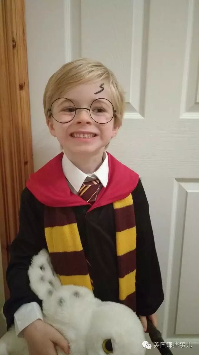 全世界哈迷已疯!罗琳亲自挑了一波网友的万圣装扮