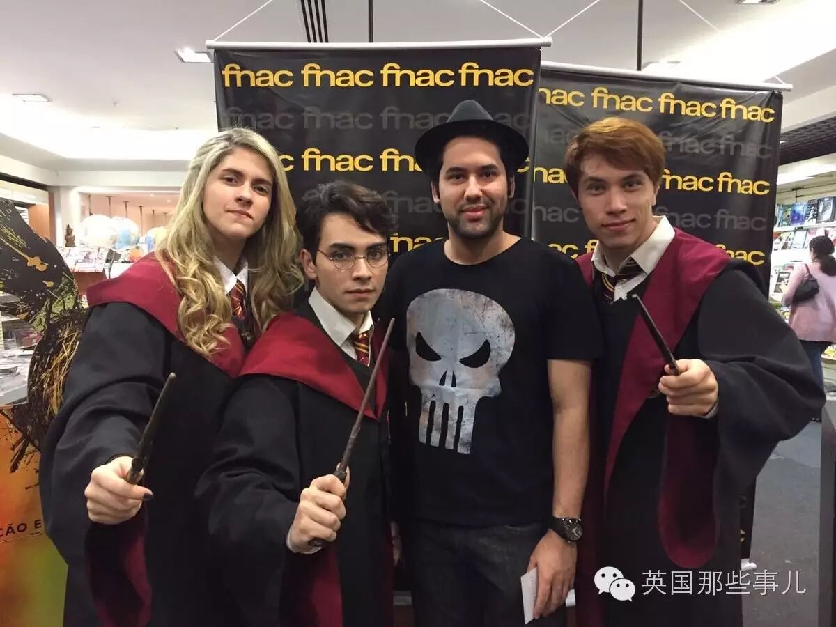 全世界哈迷已疯!罗琳亲自挑了一波网友的万圣装扮