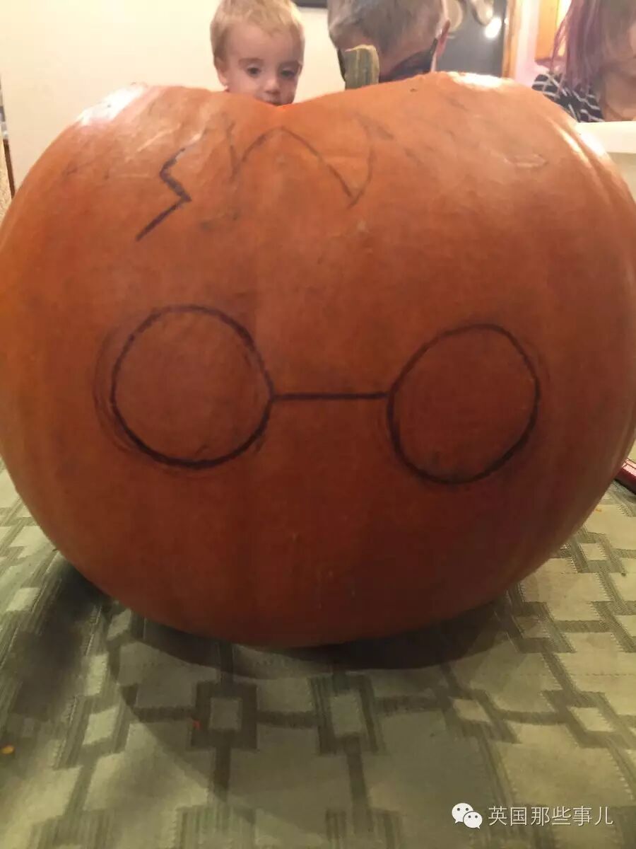 全世界哈迷已疯!罗琳亲自挑了一波网友的万圣装扮