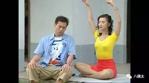 39岁“万人迷”上热搜，气质比18岁少女还好，仪态真是一把整容刀！