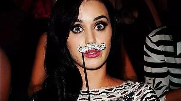 水果姐 Katy Perry 在南澳州爱上了他?