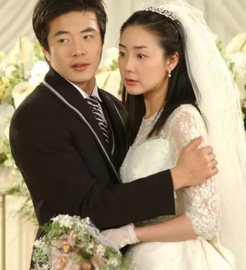 韩国著名男星权相宇,结婚12年深情不改,怀念《天国的阶梯》