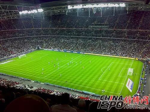 国际足球场与普通足球场的区别及标准尺寸规格！