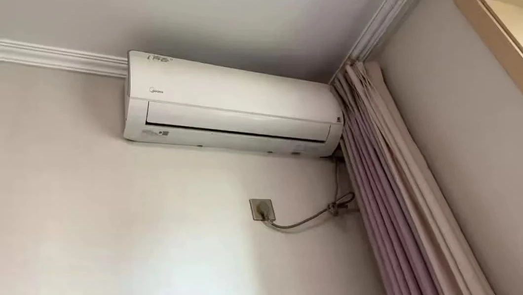 扔行李箱称没拿住