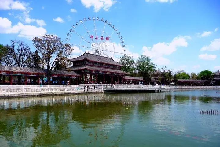 赏花时间:4月初 水上公园水上公园是天津市津门十景之一.