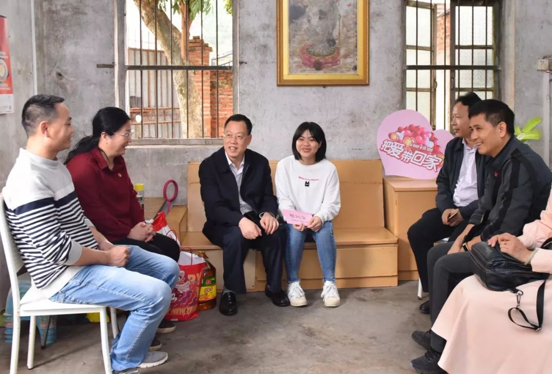 杨柔彦率队走访慰问困难群众