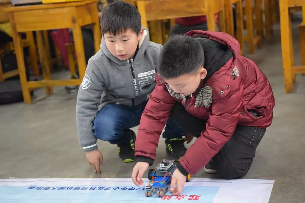 2017浏阳市中小学生科技节 2万名学生参赛(附获奖通报)