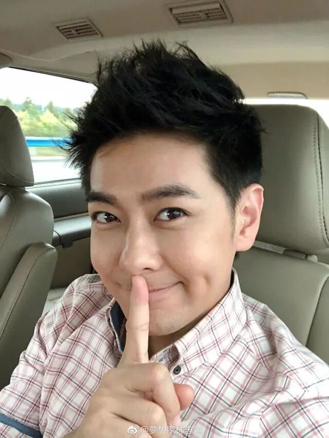 林志颖68岁的妈妈太年轻了!看着像姐弟,网友:原来年轻真会遗传