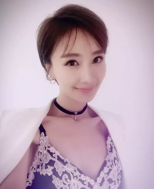她是张翰的姐姐,魏晨的初吻对象,大变脸成了网红!