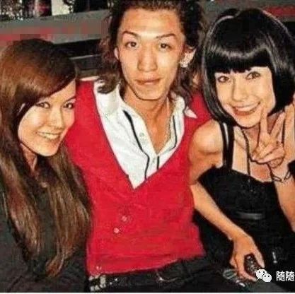 杨颖18岁在日本的照片流出,网友:黄晓明看了绝对要后悔