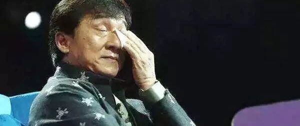 成龙首次承认嫖娼、出轨、家暴,65岁的他真的老了