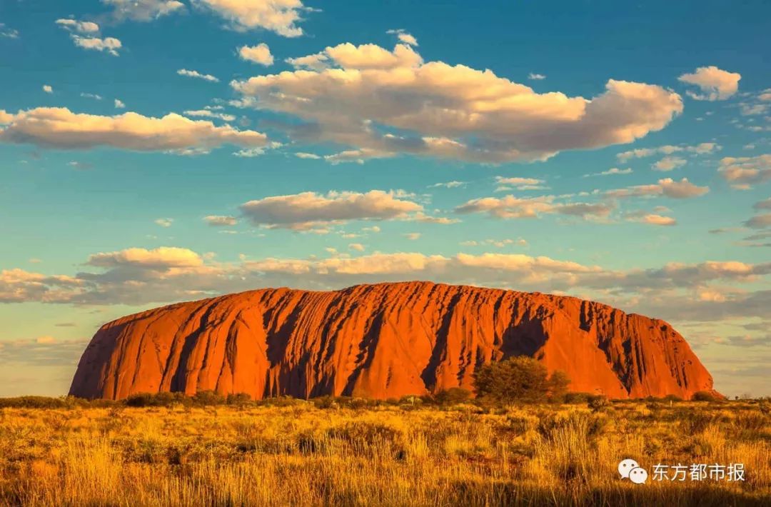 和安全的考虑, 自1985年来就一直劝解游客不要攀爬乌鲁鲁巨石(uluru)