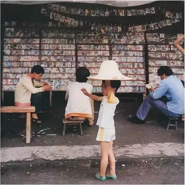 80~90年代,有人"偷拍"了中国的小朋友,看完忍不住飙泪