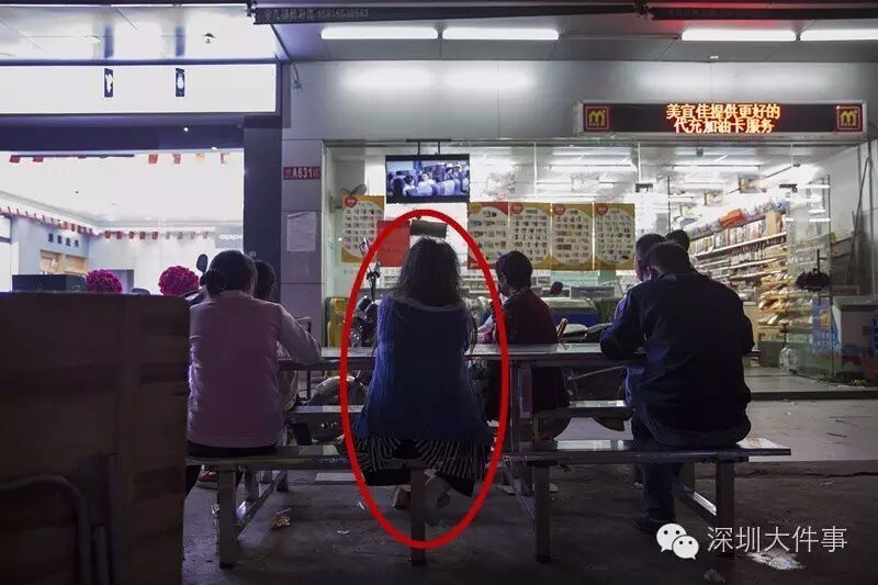 22岁女孩未婚怀孕临盆在即 露宿街头垃圾桶里觅食