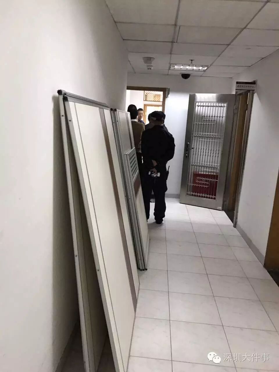 深圳福田区委大楼一男子坠亡 刚卸任局长职务